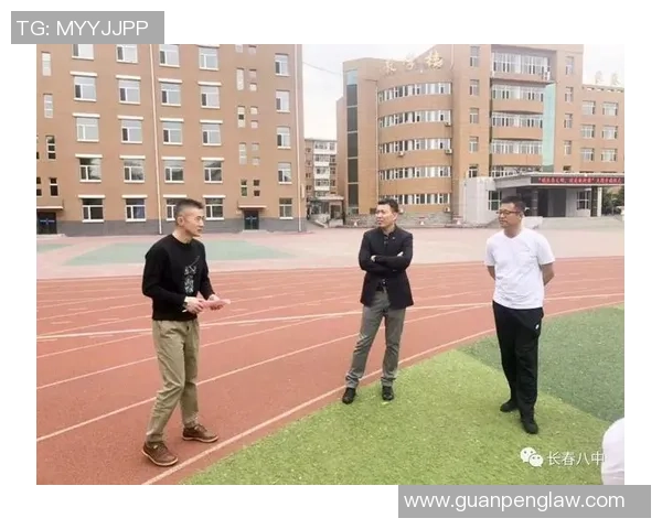 足坛传奇狼狗横空出世闪耀绿茵场书写属于自己的辉煌篇章